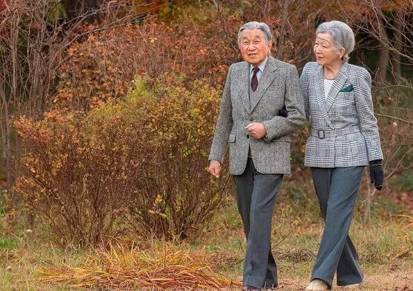 The Imperial Household Agency released new photos on the occasion of 84th birthday of the Emperor
