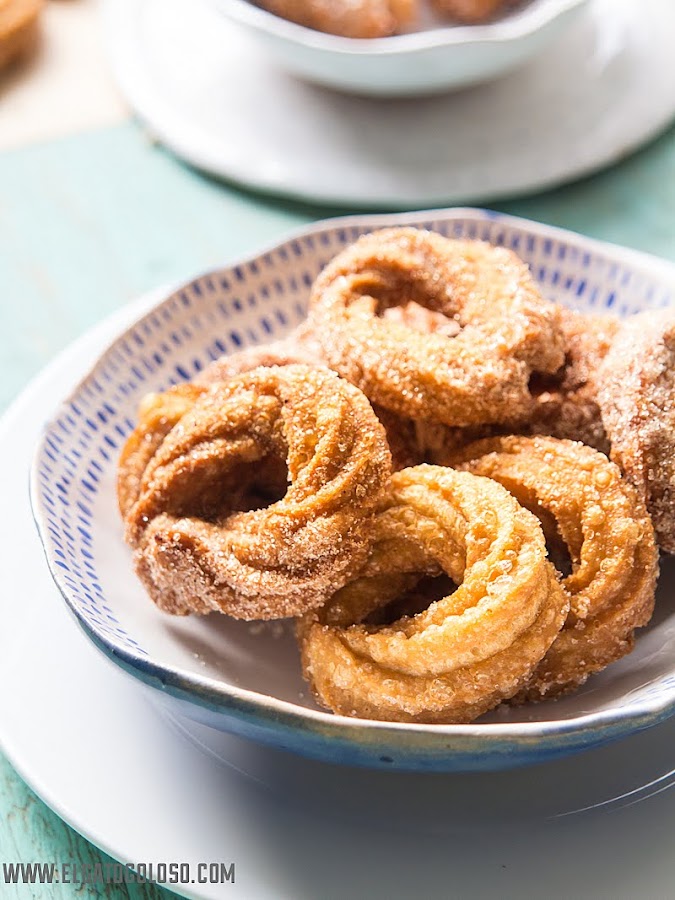 Churros esponjosos con papelón desde www.elgatogoloso.com