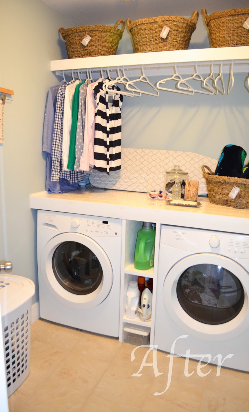 Diy Laundry Room Shelf With Hanging Rod / Top Laundry Room Ideas Shelf ...