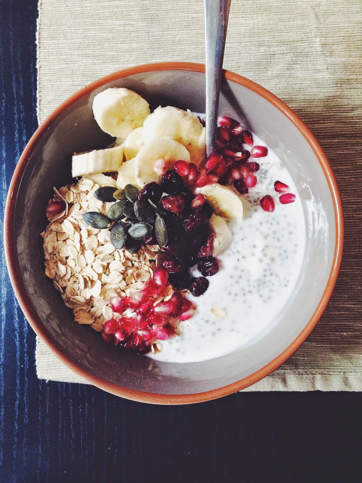 Joghurt Mit Banane Cranberrys Und Honig — Rezepte Suchen