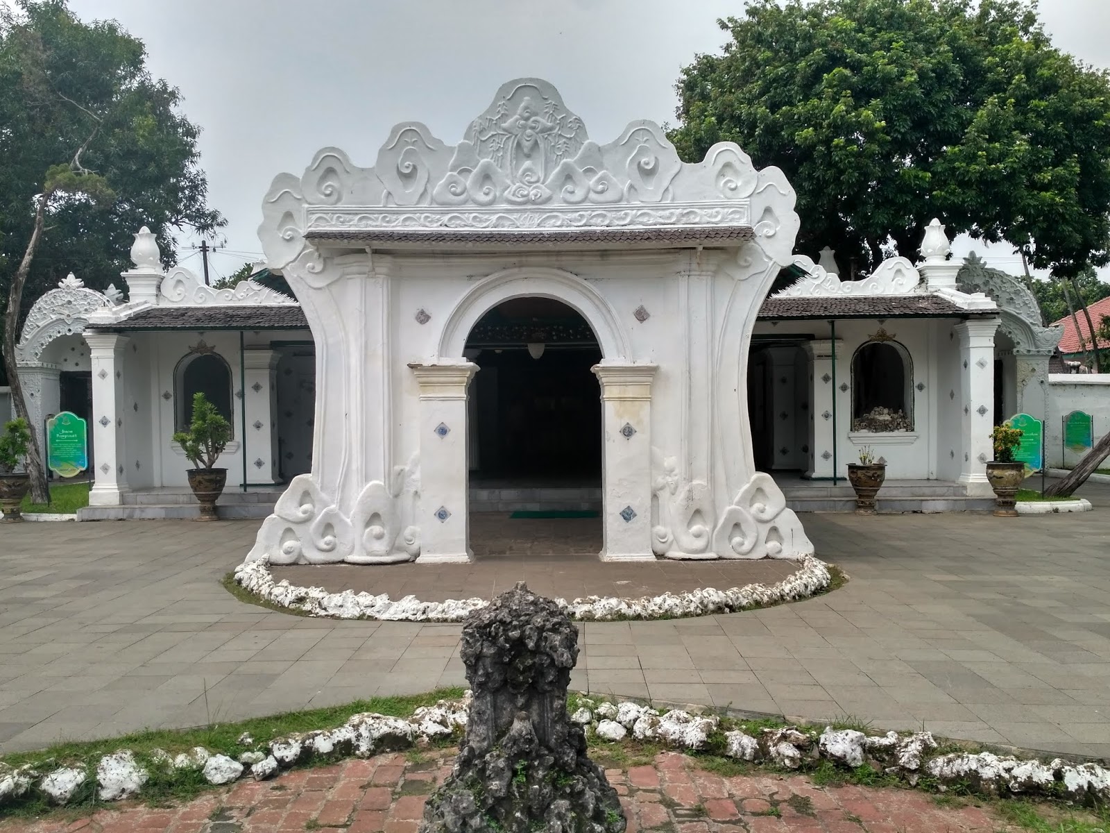 Tempat Wisata Dekat Dengan Museum Pusaka Cirebon