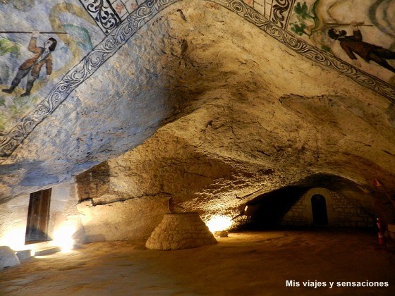 Complejo kárstico de ojo Guareña, ermita de San Tirso y Bernabé, Merindades, Burgos