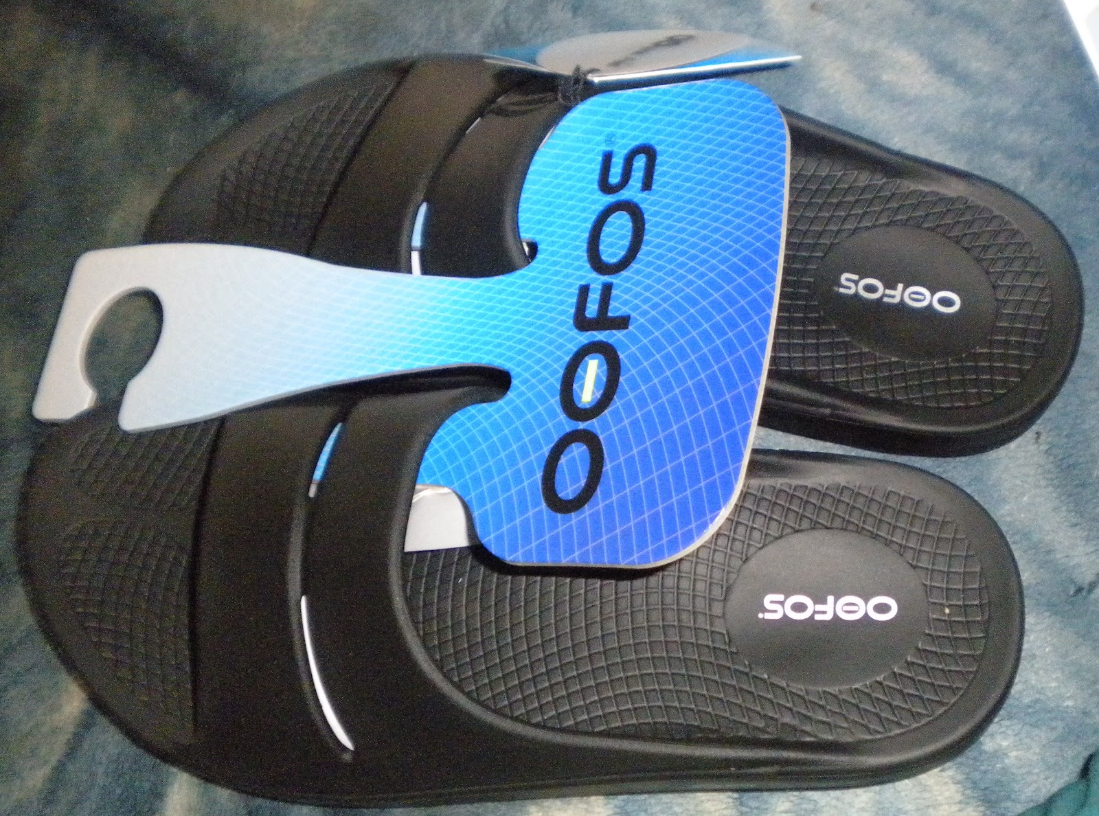 SaraLee's Deals Steals & Giveaways: OOFOS Sandal Review & Giveaway ends