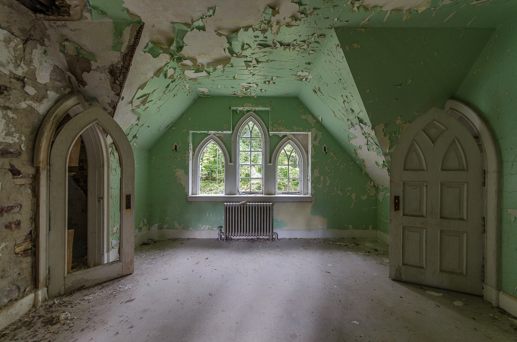 Deserted Places The haunted Dundas Castle in New York
