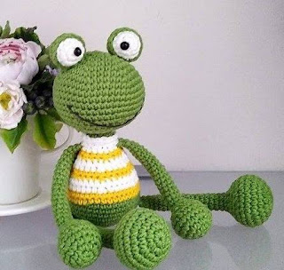 PATRON GRATIS RANA AMIGURUMI 38702