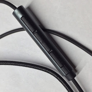 Remax RM-733 Semi-In Ear Earphone Review | ishopiuseireview.com