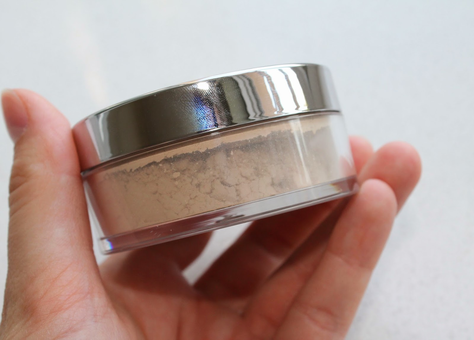 Пудра мери кей минеральная рассыпчатая 2. Пудра мери кей рассыпчатая ivory 1. Минеральная пудра мери кей тона. Минеральная рассыпчатая пудра mary kay. Минеральная рассыпчатая пудра мери кей.