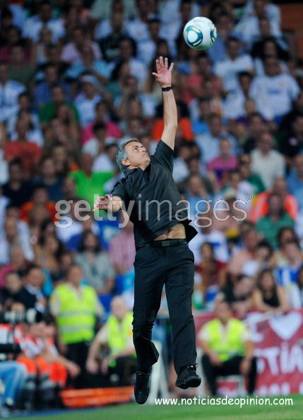 Fotos del Madrid-Barça editadas con Photoshop (ida de la Supercopa 2011) Fotos del Madrid-Barça editadas con Photoshop (ida de la Supercopa 2011)