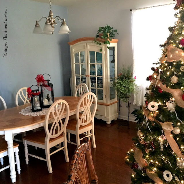 dining room at Christmas