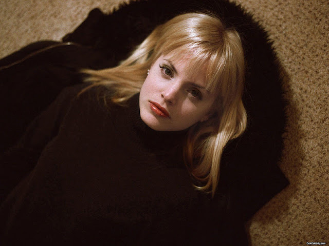 mena suvari awesome and fabulous images hd wallpapers photos and