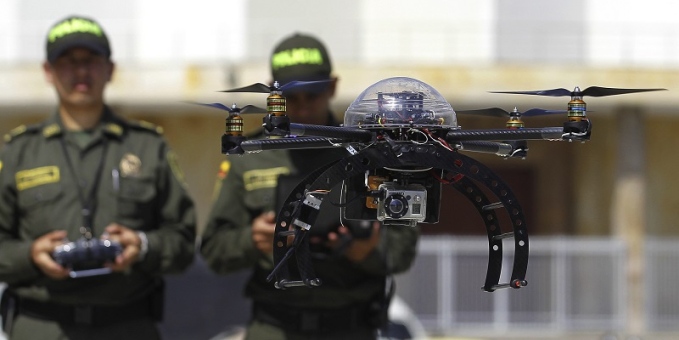 La Policía de Colombia desplegó suma 35 aeronaves de este tipo, de diferentes formas, tamaños y capacidades para realizar patrullajes desde el aire y garantizar la seguridad de los colombianos en semana santa.