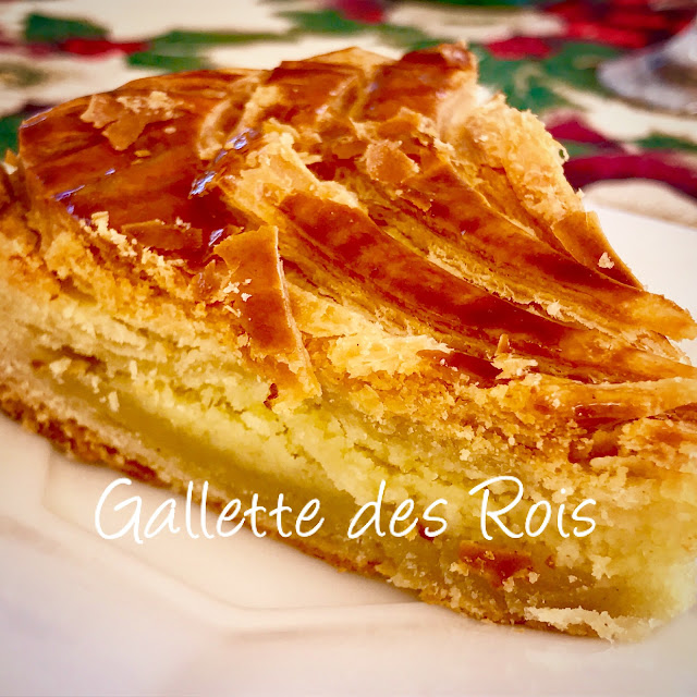 La galette des rois è un dolce francese consumato all'Epifania. la galletta dei re ricetta alessandra ruggeri pasta sfoglia crema frangipane vaniglia