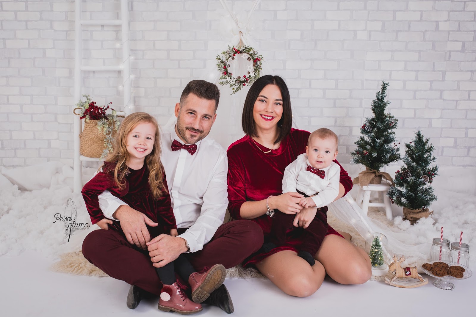 Sesión de fotos de navidad | Felices los cuatro — La familia lo primero