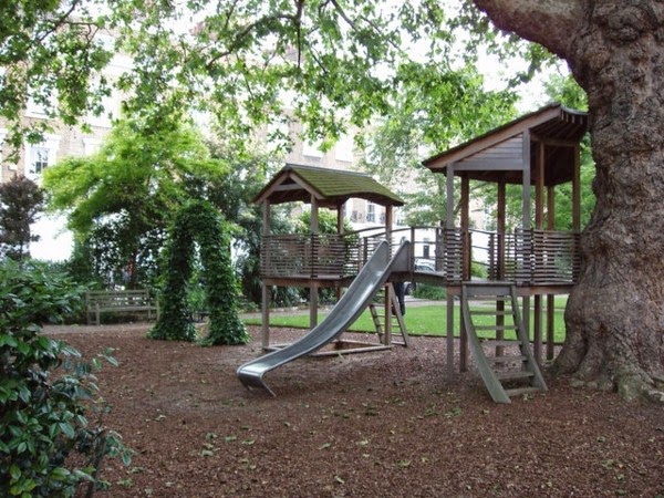 Playground equipment for gardens &#8211; 25 great models!