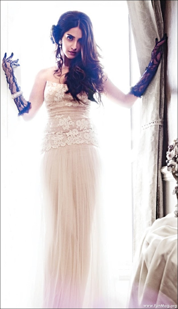 Sonam Kapoor Hot Photo - (2) - Sonam Kapoor hot Photoshoot Pics