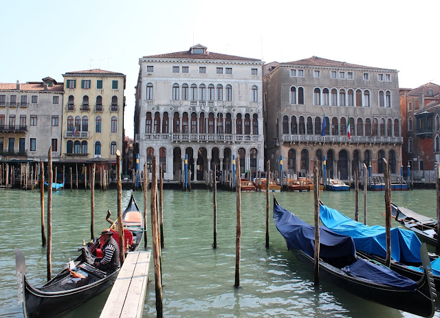 blog turismo en Venecia. Qué ver en Venecia en dos días. Gondolas.Gondoleros. Gran canal de Venecia