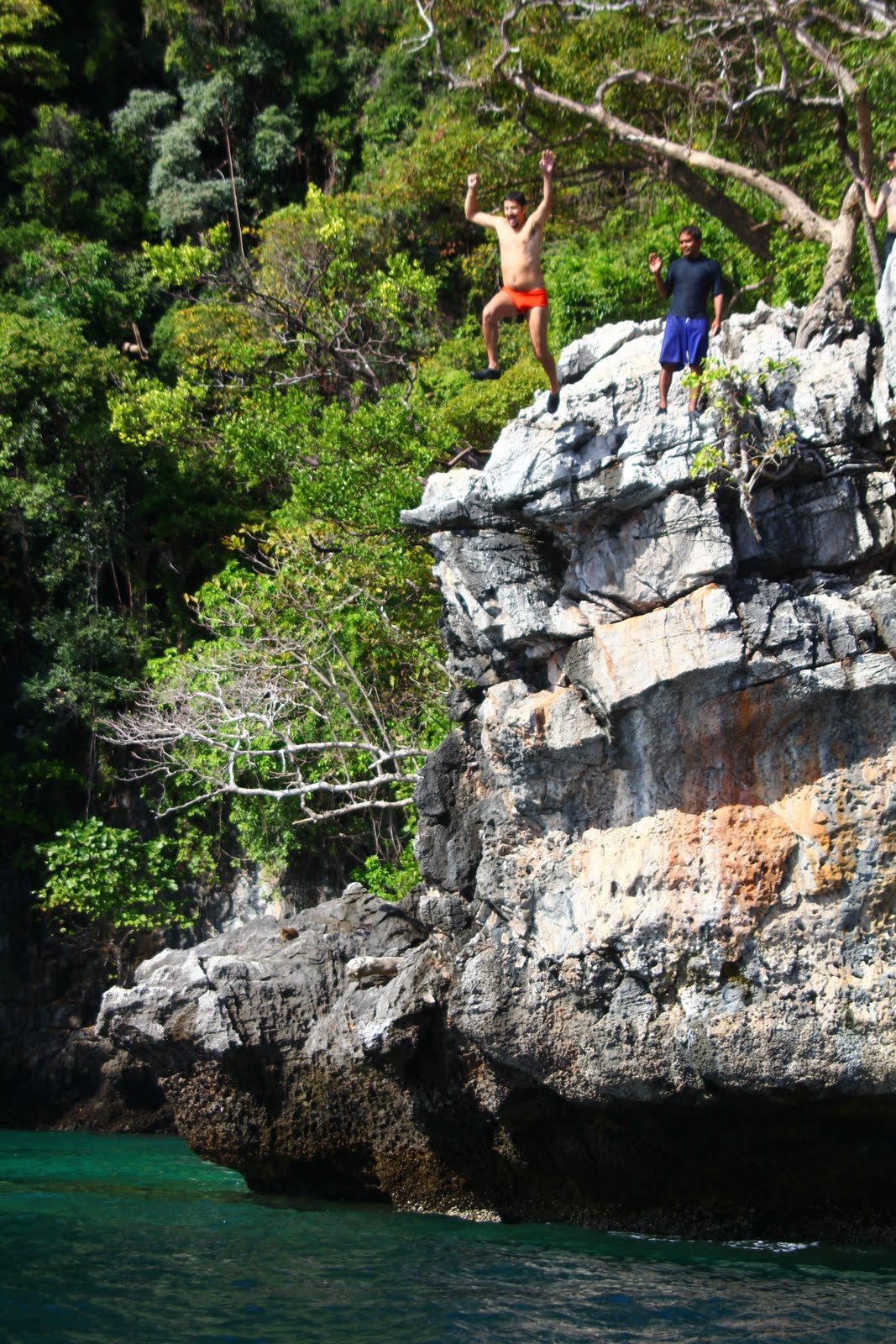 Thailandia Islas Phi Phi Cliff Jumping