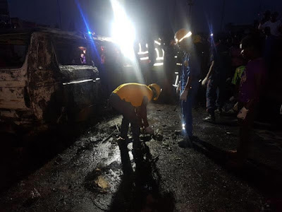 2 Photos: Five persons including a child burnt to death as commercial bus goes up in flames in Lagos