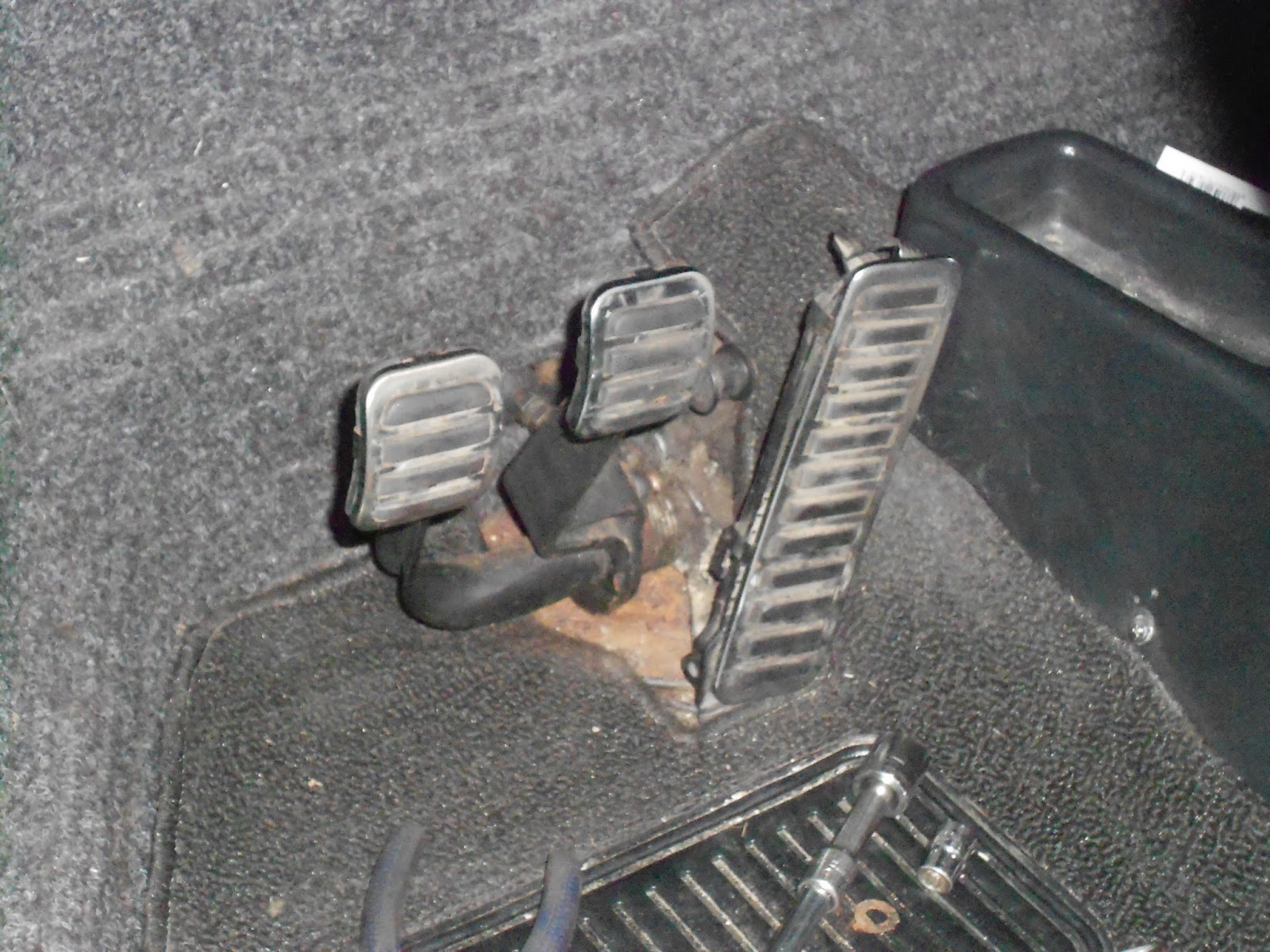 The Bug Boys Replacing a VW Bugs clutch cable and bowden tube.