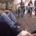 Όταν τρεις φοιτητές βοηθούν  άστεγο- Συγκινητικό βίντεο 