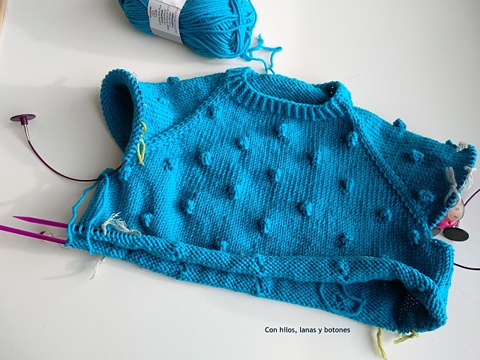 Con hilos, lanas y botones: DIY Jersey palomitero (jersey en punto popcorn o bodoque - patrón gratis)