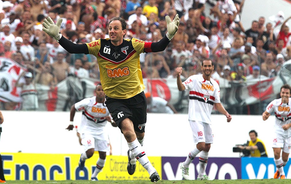 ROGÉRIO CENI !!!! O ÚNICO GOLEIRO DO MUNDO A MARCAR 100 GOL´S NA CARREIRA !!!! O GOL HISTÓRICO