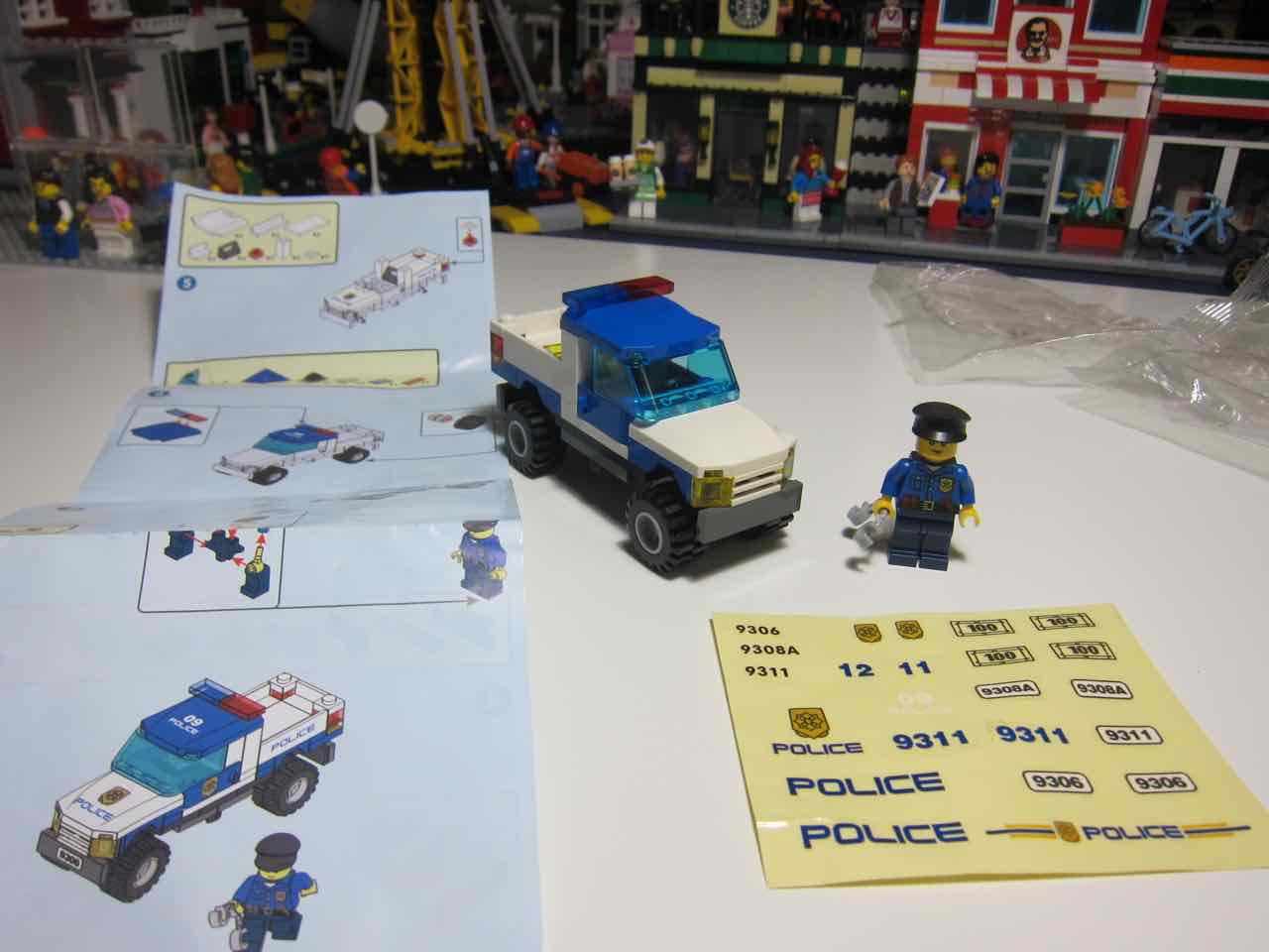 GUDI Police Truck Car Assemble Diy Building Block Figures Educational 9306 Model