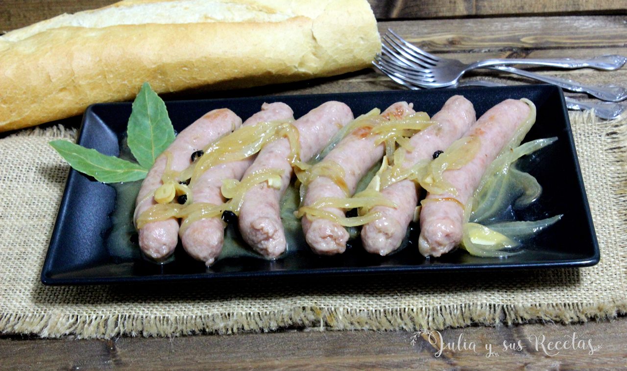 JULIA Y SUS RECETAS Salchichas al vino blanco