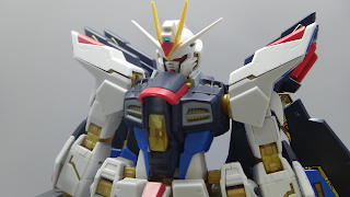 http://gundambaka.blogspot.hk/2013/11/gunpla-rg-1144-strike-freedom-upadate.html