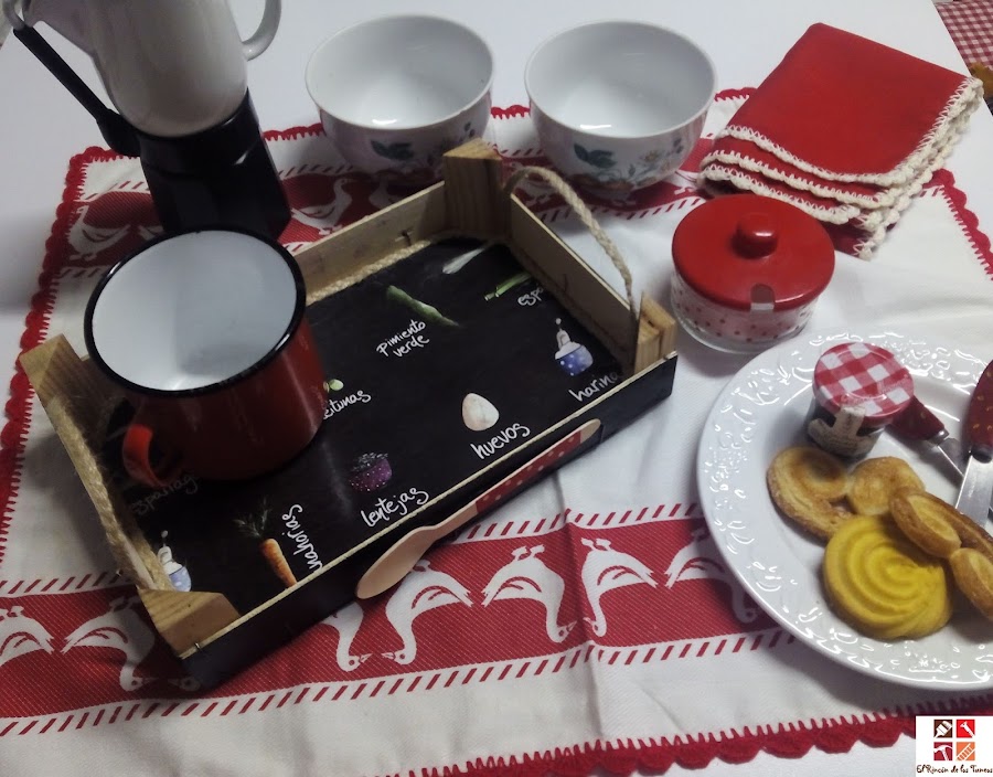 reciclar caja de fruta en bandeja