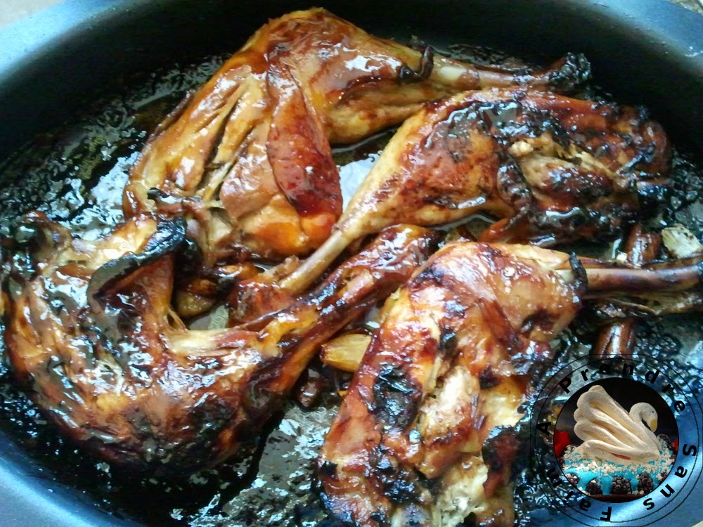 Cuisses de poulet caramélisées au jus de pomme et cannelle