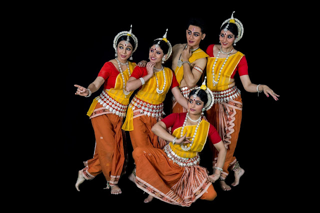 Noted Odissi Danseuse Sharmila Mukerjee and her dance ensemble Sanjali to present an Odissi dance performance