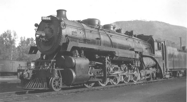 12 October 1940 worldwartwo.filminspector.com Canadian Pacific Railways locomotive