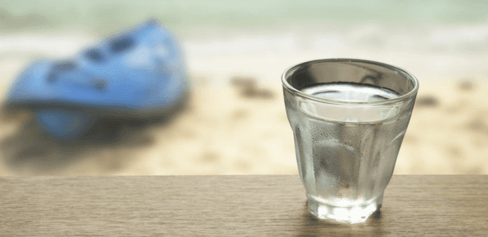 agua del mar contra el estreñimiento