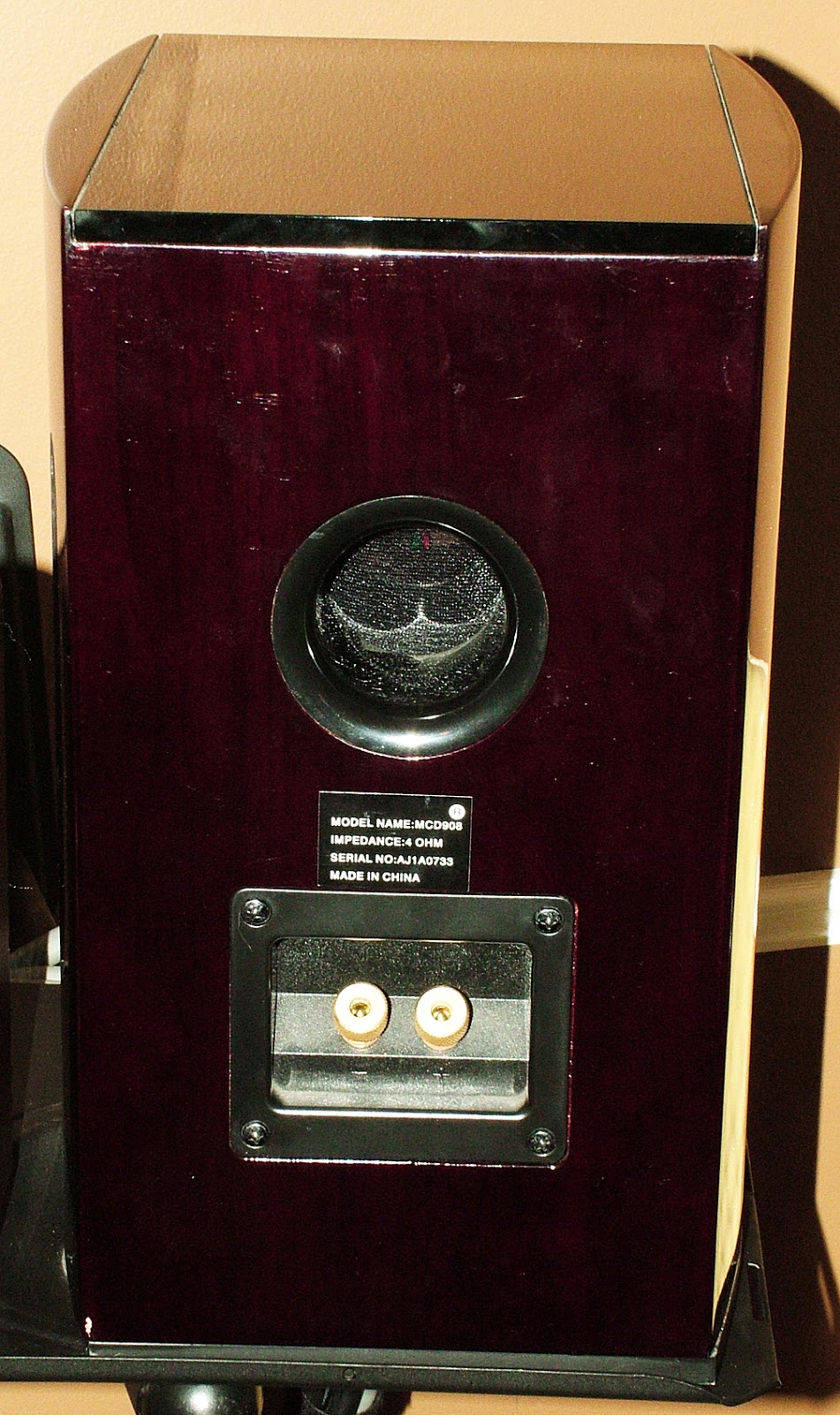 Amazing Philips Speakers Model MCD908. Beautiful, well designed and awesome sounding!