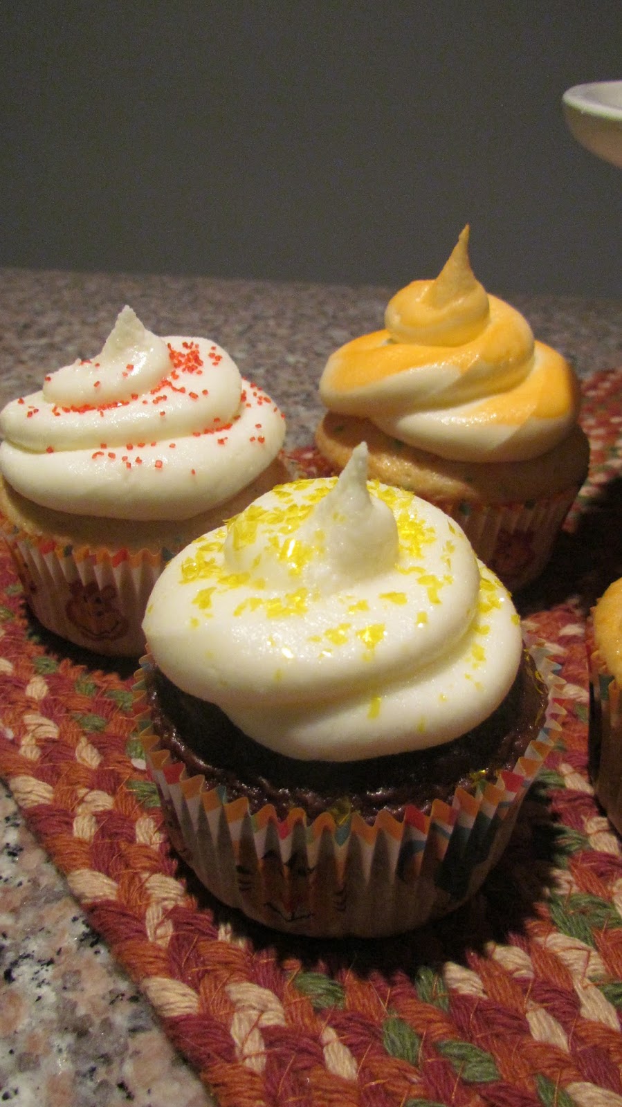 Family, Food, Fun, and Lots of Little Things ! Picnic Cupcakes