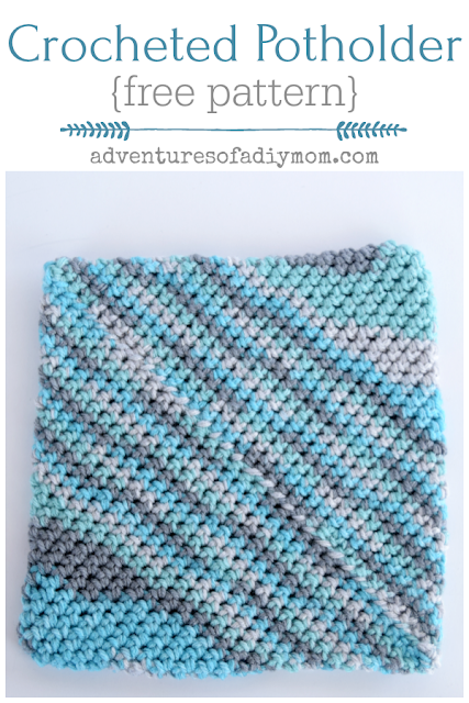 Make a crocheted hotpad with this EASY to follow tutorial {Now with video!}. It's the perfect potholder for beginners. It's so simple and easy, you just might become obsessed with making them ;)
