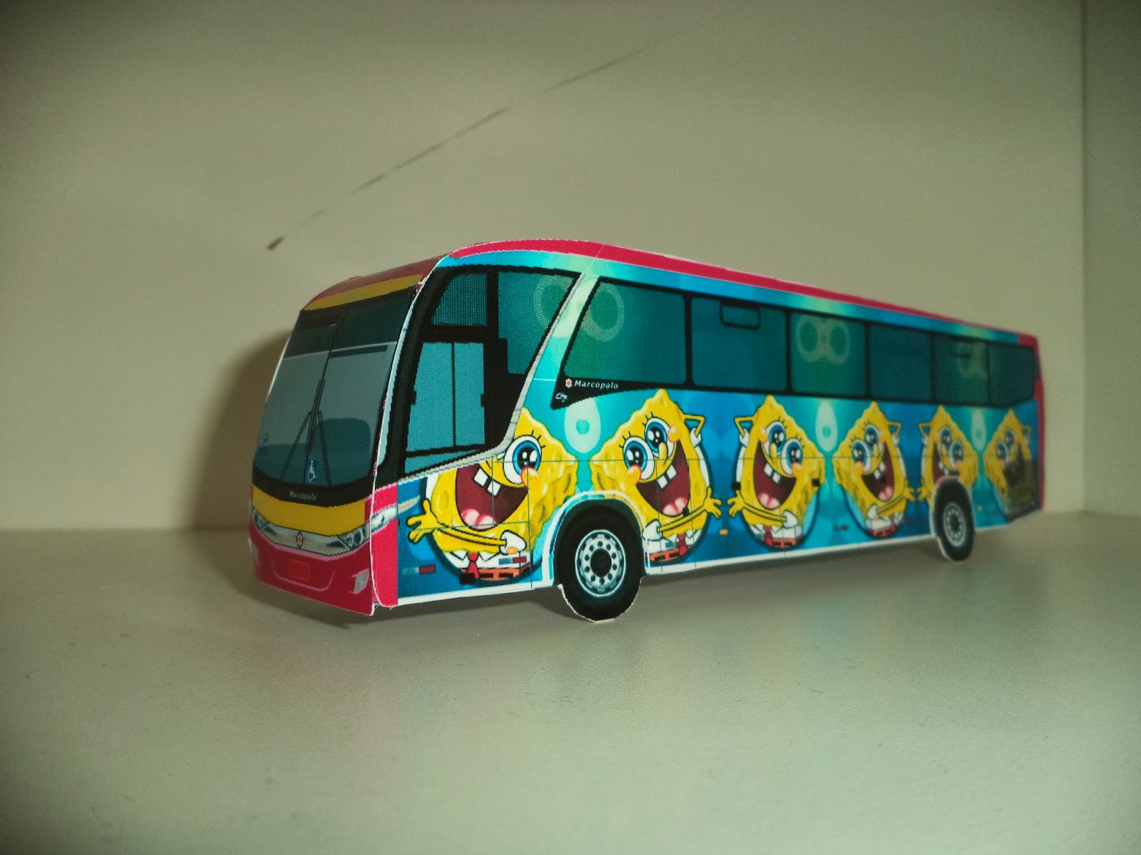 Alexandre Batista Artesanato de Ônibus em Papel Foto: Paradiso G7 - Bob ...