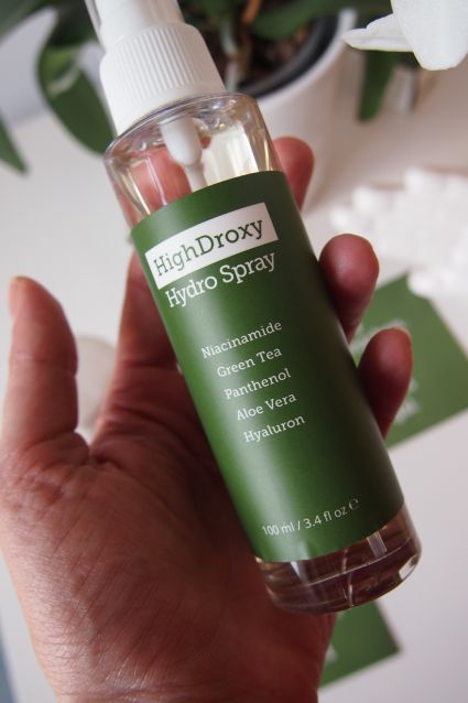 HighDroxy Hydro Spray das Produkt zur Hautpflege im Sommer