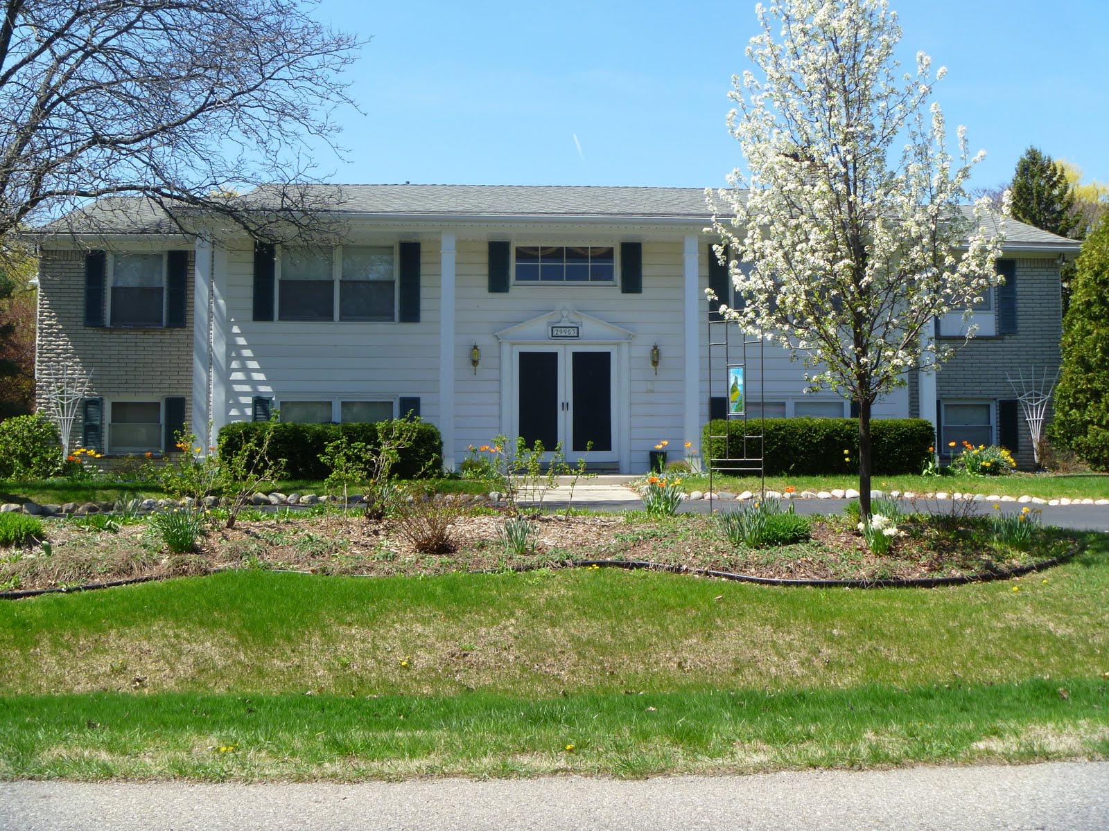 Homes for Sale in Farmington Hills MI Blog Subdivision Kimberly 48334