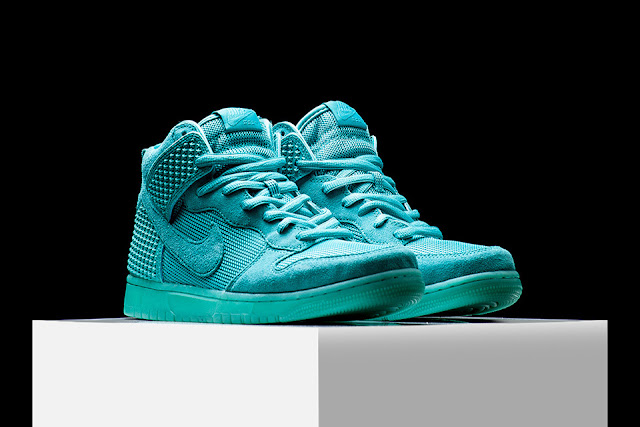 Ãber Fashion Marketing: Footwear: Nike Dunk CMFT PRM âMint Glowâ