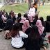 Kelas Kecantikan SMK Prajnaparamita di Alun-alun Kota Malang