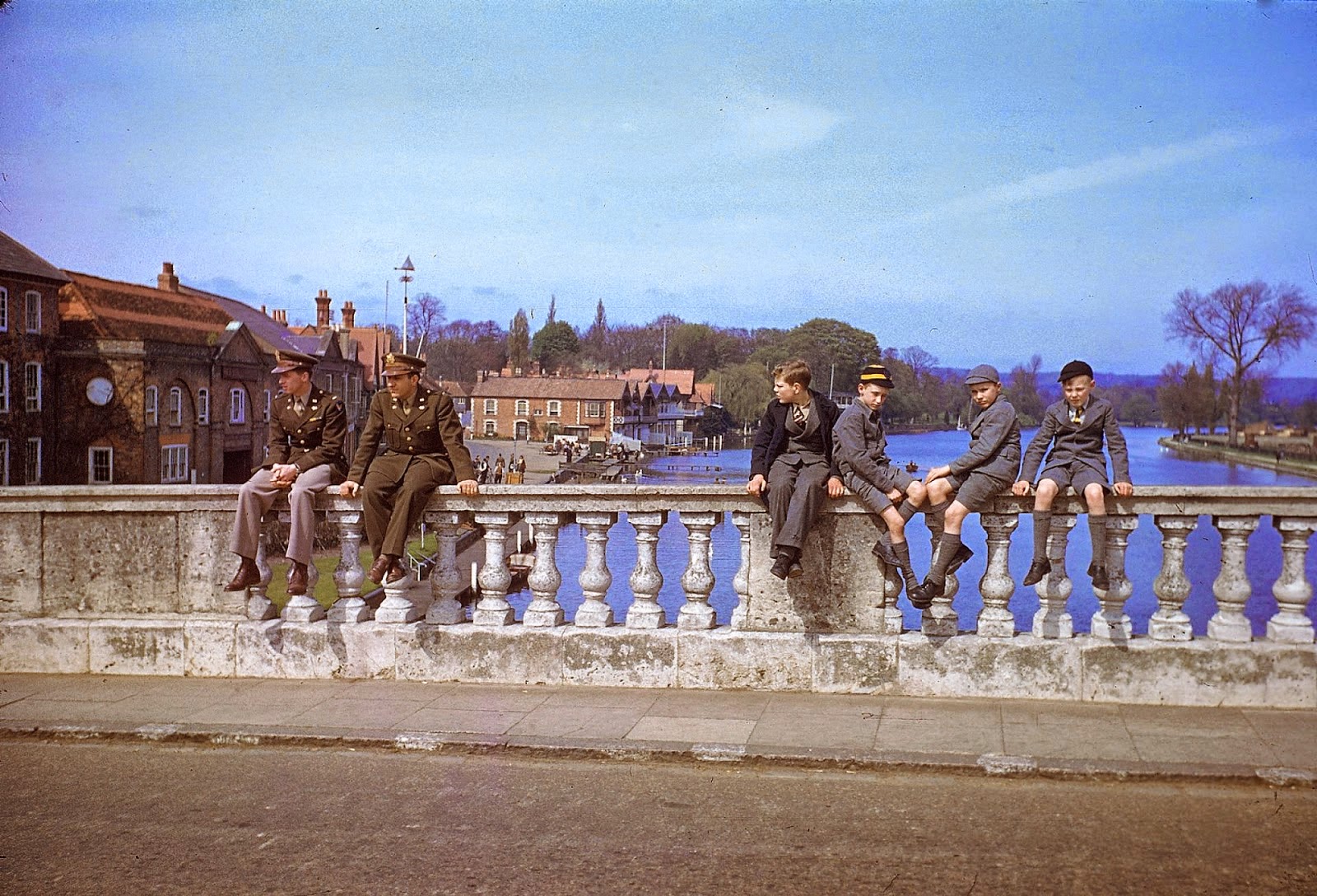 http://3.bp.blogspot.com/-Z5IwHErbpp8/VLacKc0NsKI/AAAAAAABOMI/A9_1Cznm0Ls/s1600/Rare+Color+Photographs+from+World+War+II+(4).jpg