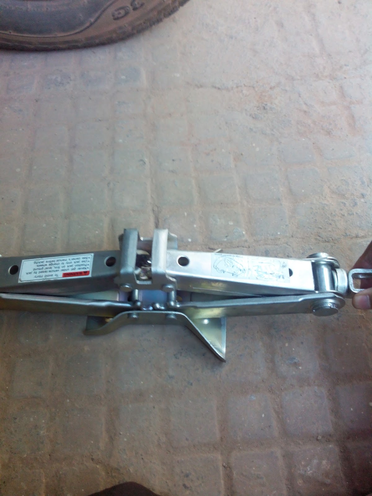 Shivashankar blog How to replace Car wheels for Maruti Wagon R with a