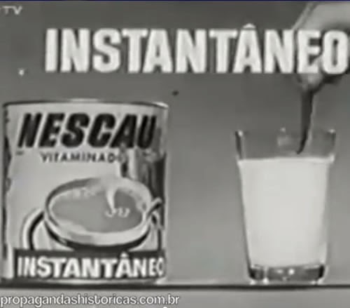 Propaganda do Nescau nos anos 60, onde apresentavam os prazeres de beber Nescau com a diversão do circo.