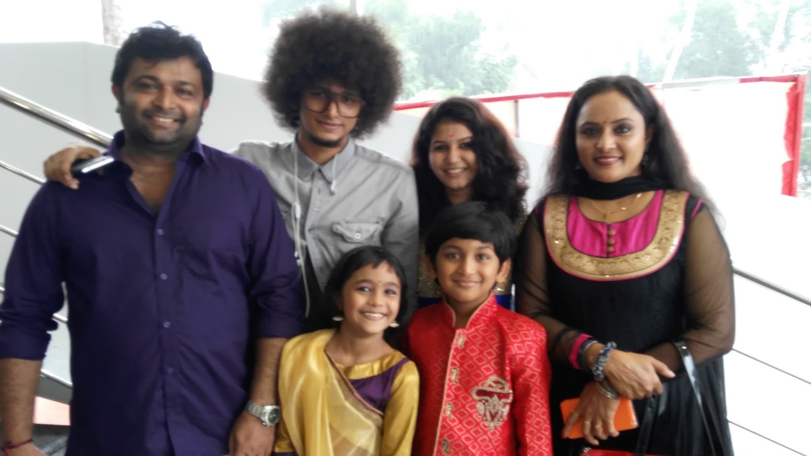 nisha sarang family photo nisha sarang family photo