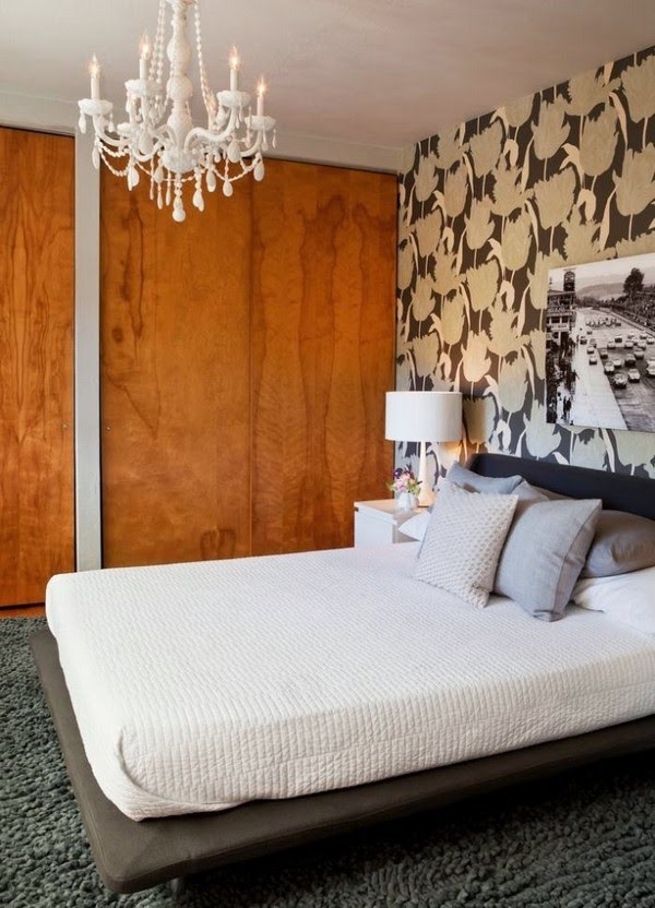 Chandelier in white a true multi-talent in the living area