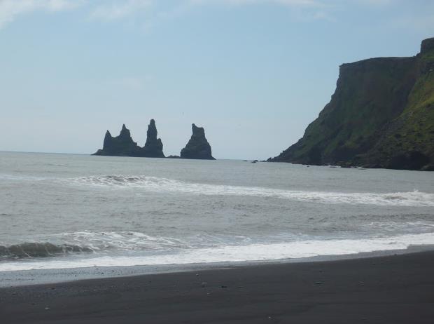 Spiaggia nera di Vik in Islanda