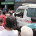 Casa Grande: Ambulancia Choca contra poste y queda atrapada sobre vereda