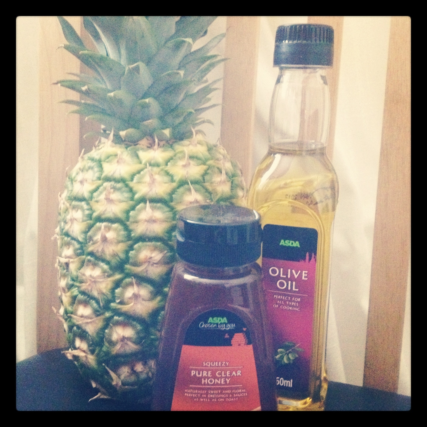 the2BEAUTYBLOGGERS Homemade Pineapple Face Mask... Peel